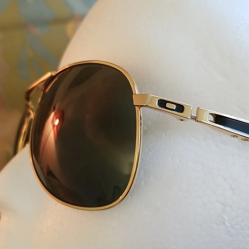 Oakley Plaintiff Sunglasses Gold